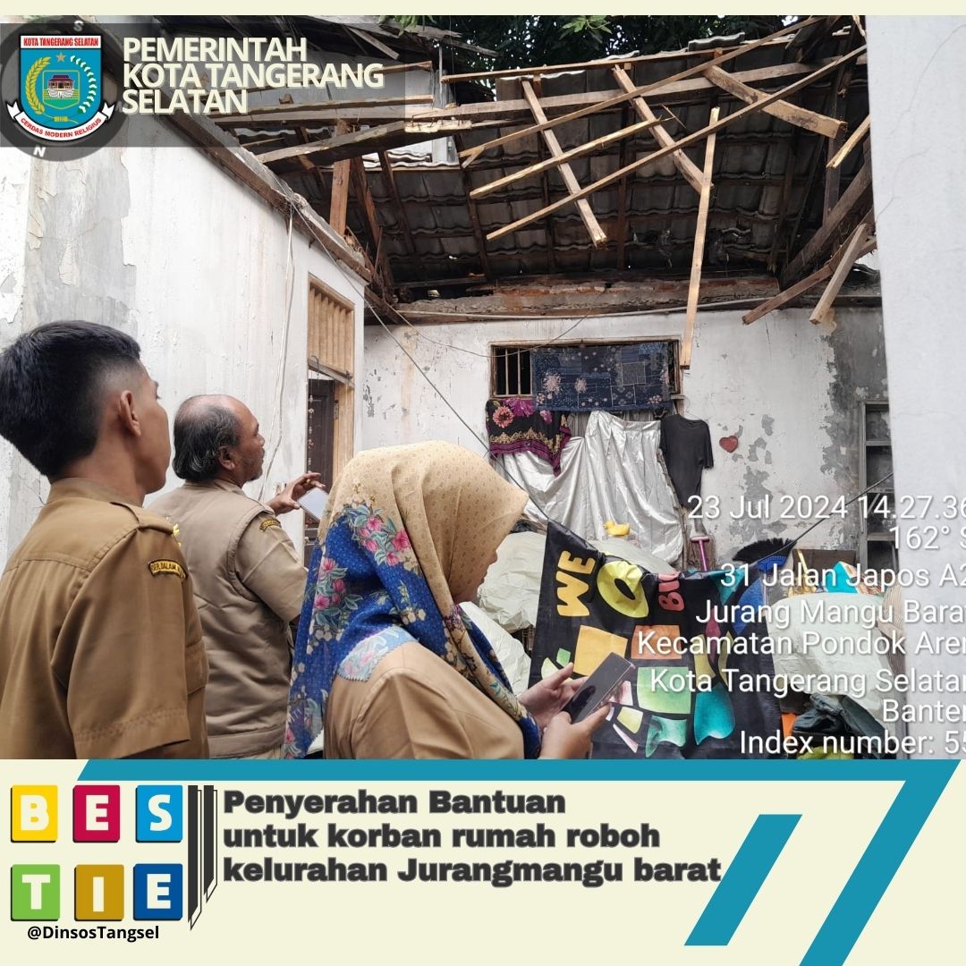 Penyerahan Bantuan  untuk korban rumah roboh kelurahan Jurangmangu barat